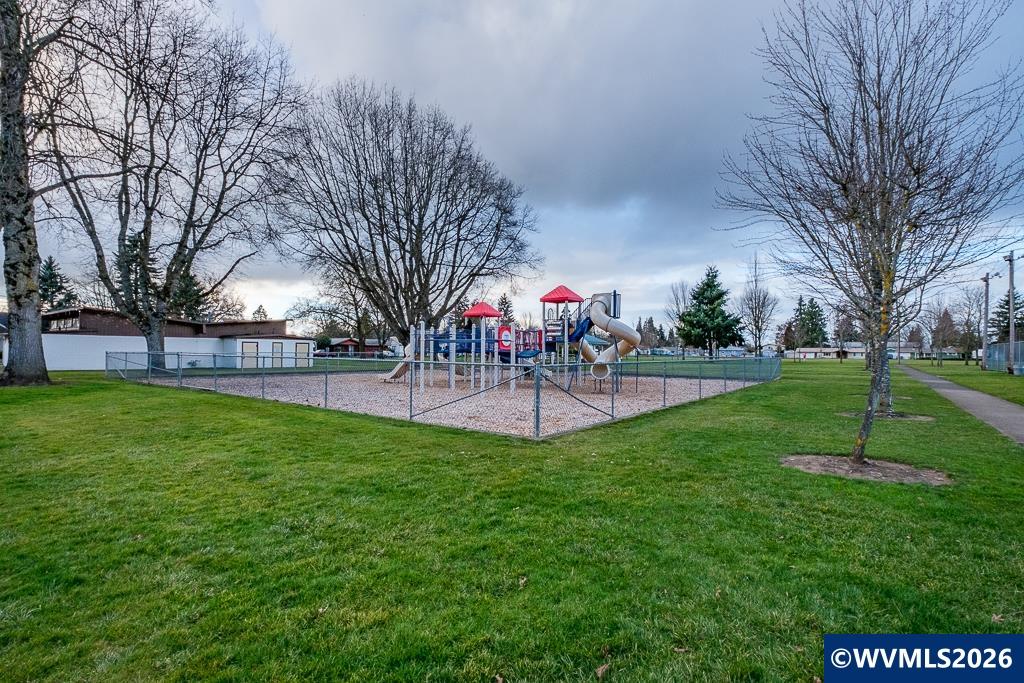 400 West Rose Street Lebanon, OR 97355 - Photo 32 of 40