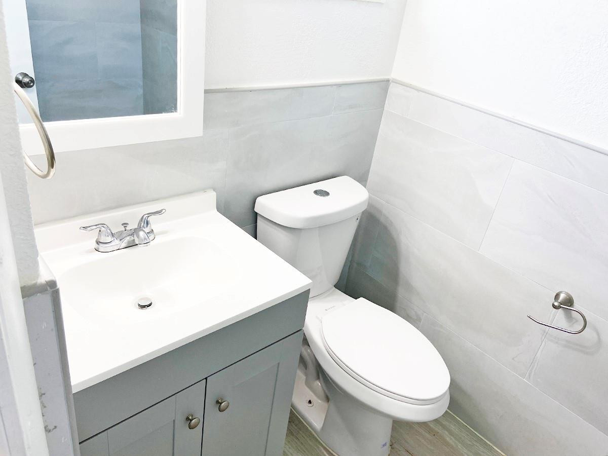 240 Southwest 8th Street, Unit 10 Pompano Beach, FL 33060 - Photo 11 of 16 Photo 11