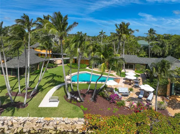 $45,000,000 | 6 Riverview Road, Jupiter Island, FL 33455
