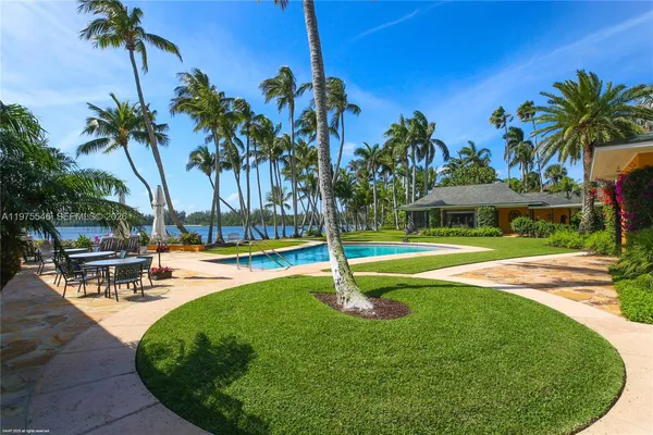 $45,000,000 | 6 Riverview Road, Jupiter Island, FL 33455