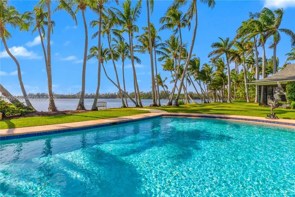 $45,000,000 | 6 Riverview Road, Jupiter Island, FL 33455