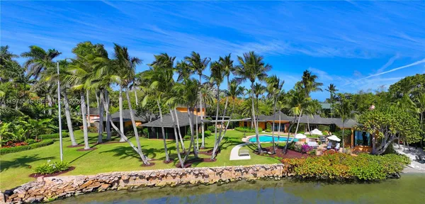 $45,000,000 | 6 Riverview Road, Jupiter Island, FL 33455