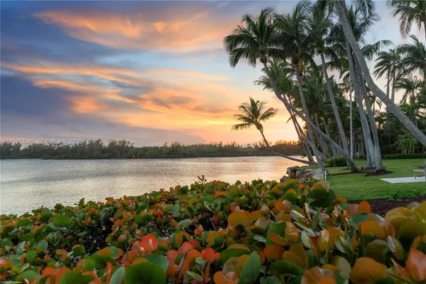 $45,000,000 | 6 Riverview Road, Jupiter Island, FL 33455