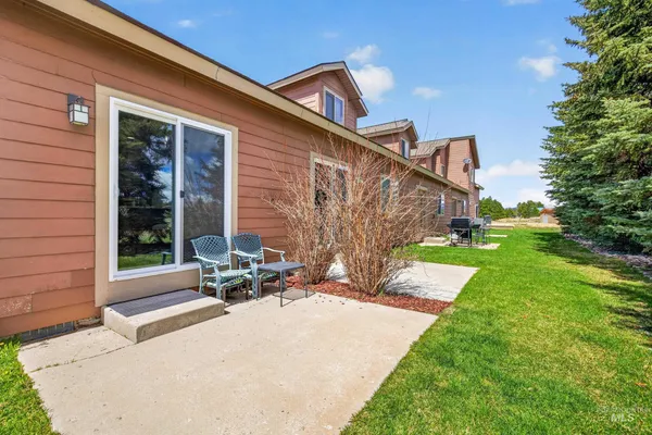 $375,000 | 26 Mangum Circle, Unit 5, Donnelly, ID 83615