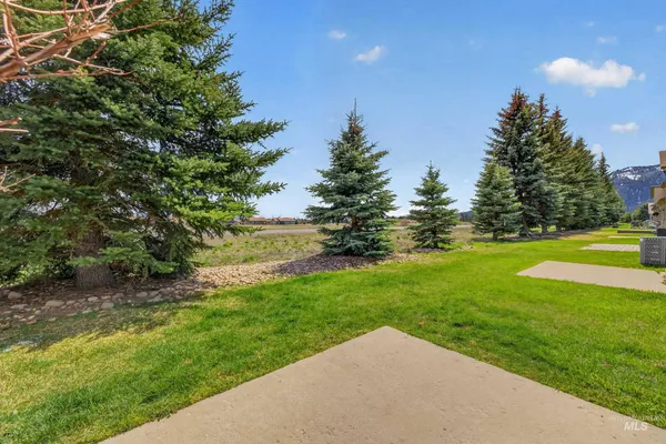 $375,000 | 26 Mangum Circle, Unit 5, Donnelly, ID 83615