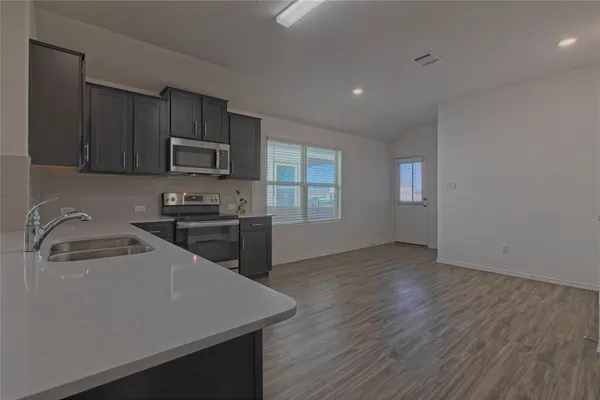 $1,600 | 505 Greatest Gift Way, Jarrell, TX 76537