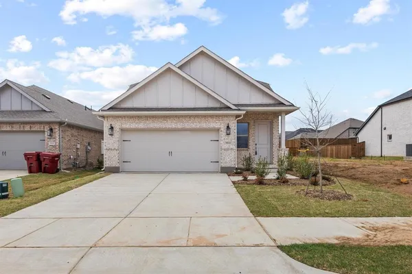 $2,350 | 3504 Clover Leaf Lane, Sherman, TX 75092