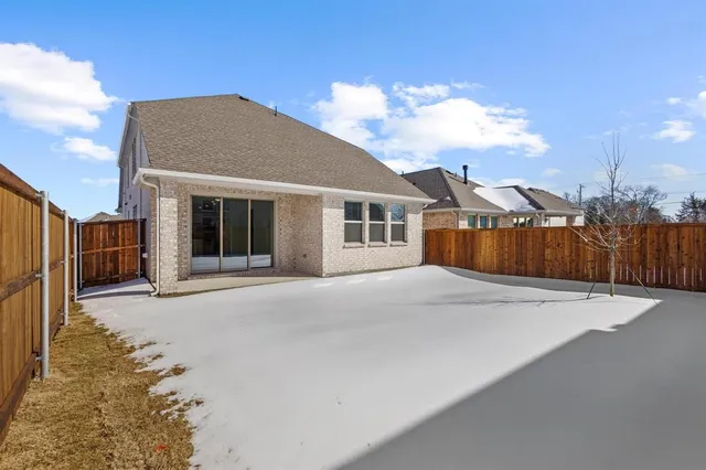 $2,490 | 3504 Clover Leaf Lane, Sherman, TX 75092