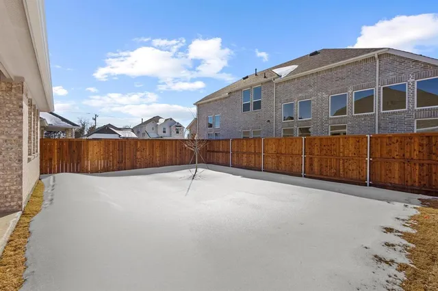 $2,490 | 3504 Clover Leaf Lane, Sherman, TX 75092