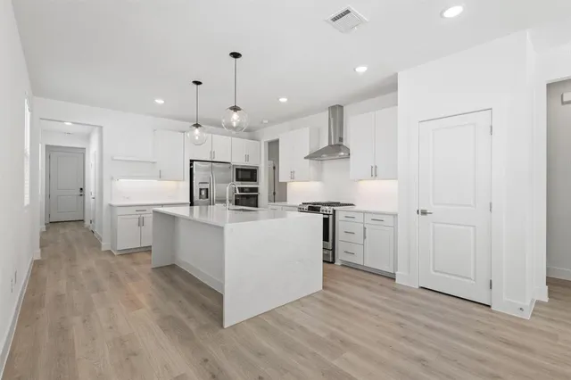 $2,490 | 3504 Clover Leaf Lane, Sherman, TX 75092