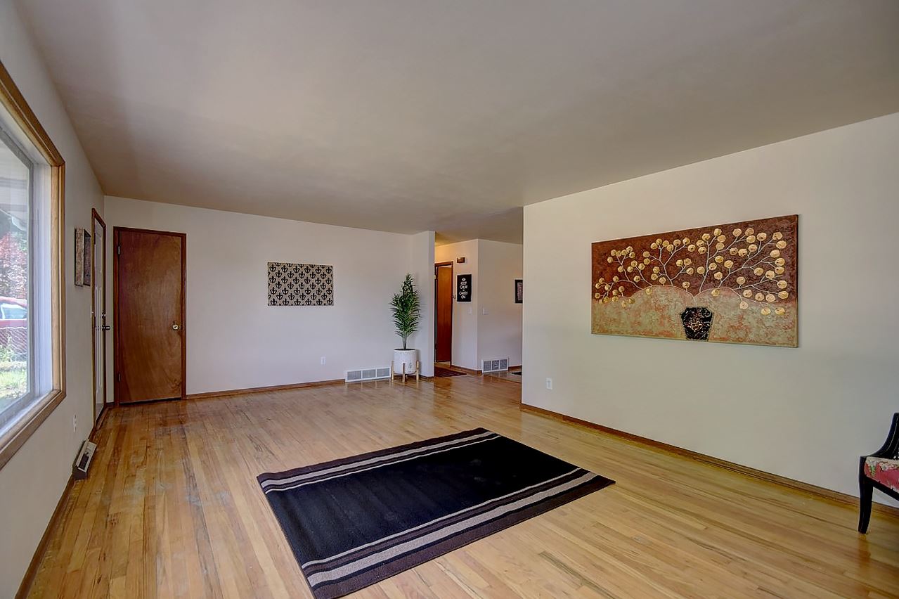 804 South Bowdish Road Spokane Valley, WA 99206 - Photo 4 of 20