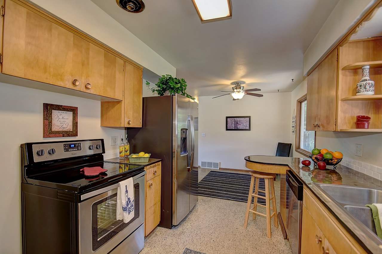 804 South Bowdish Road Spokane Valley, WA 99206 - Photo 9 of 20