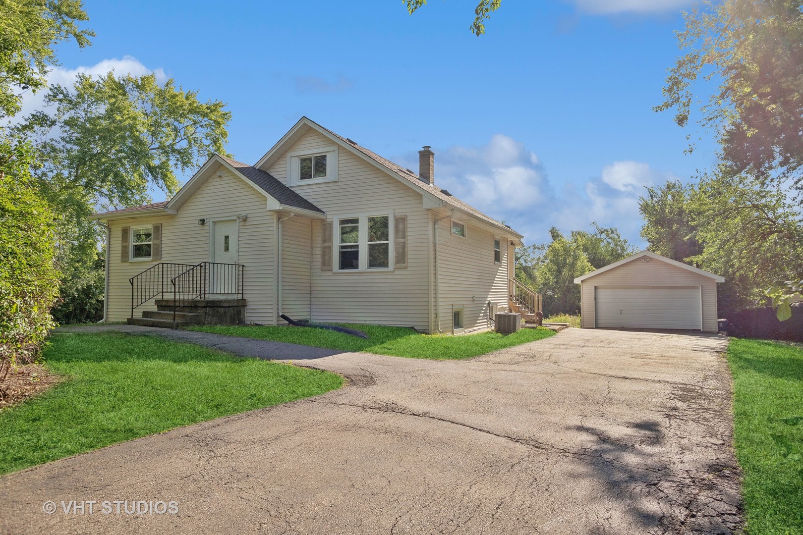 6N175 Virginia Road Roselle, IL 60172 - Photo 1 of 16 Gallery Image 1