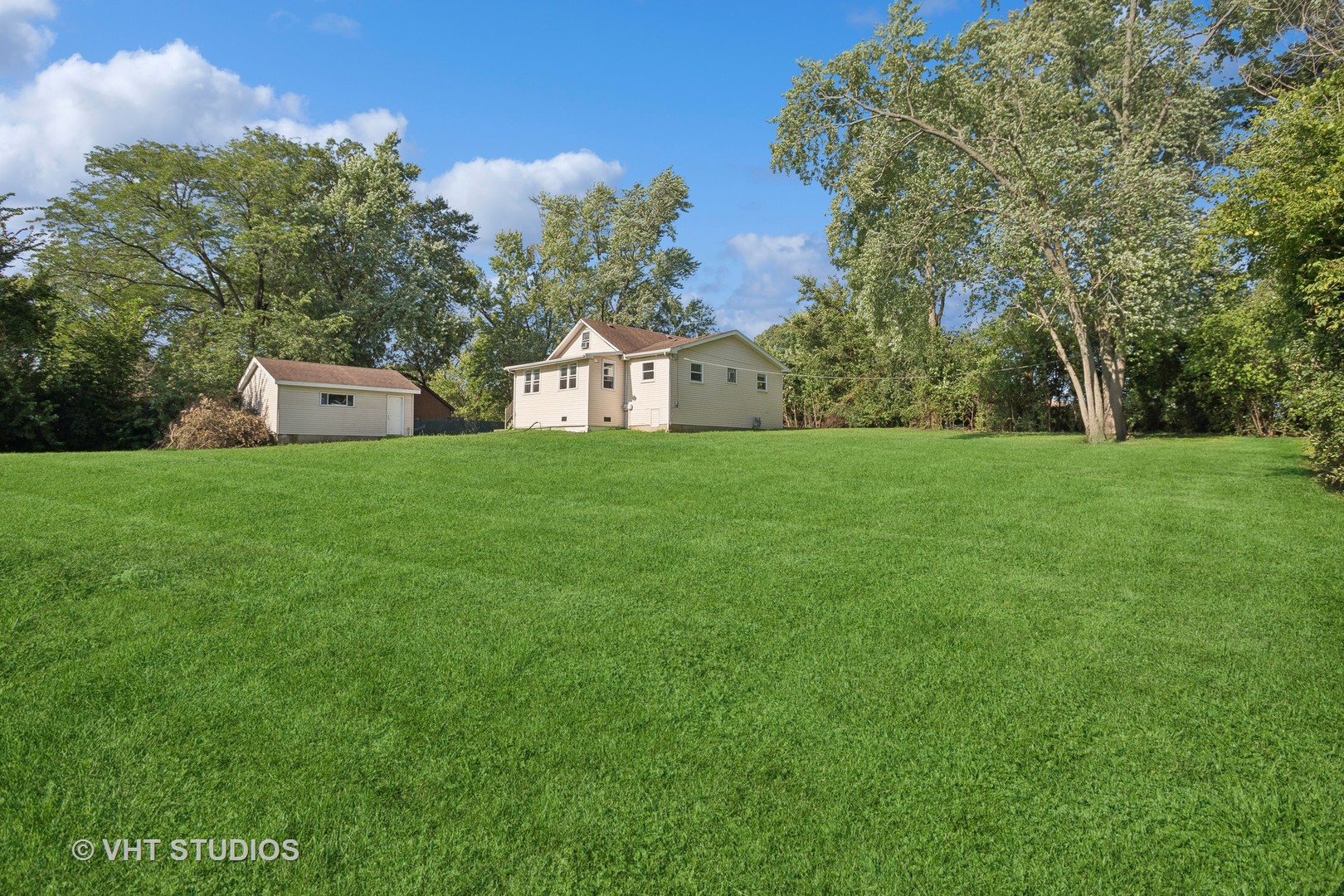 6N175 Virginia Road Roselle, IL 60172 - Photo 15 of 16 Gallery Image 15