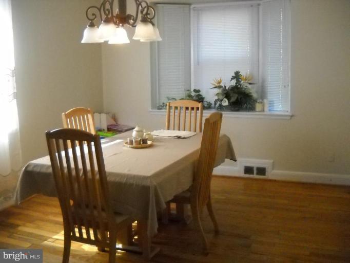 4002 Brookhill Road Baltimore, MD 21215 - Photo 2 of 15 Dining Room