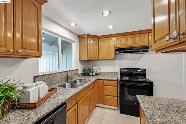 $1,300,000 | 4061 Holland Drive, Pleasanton, CA 94588