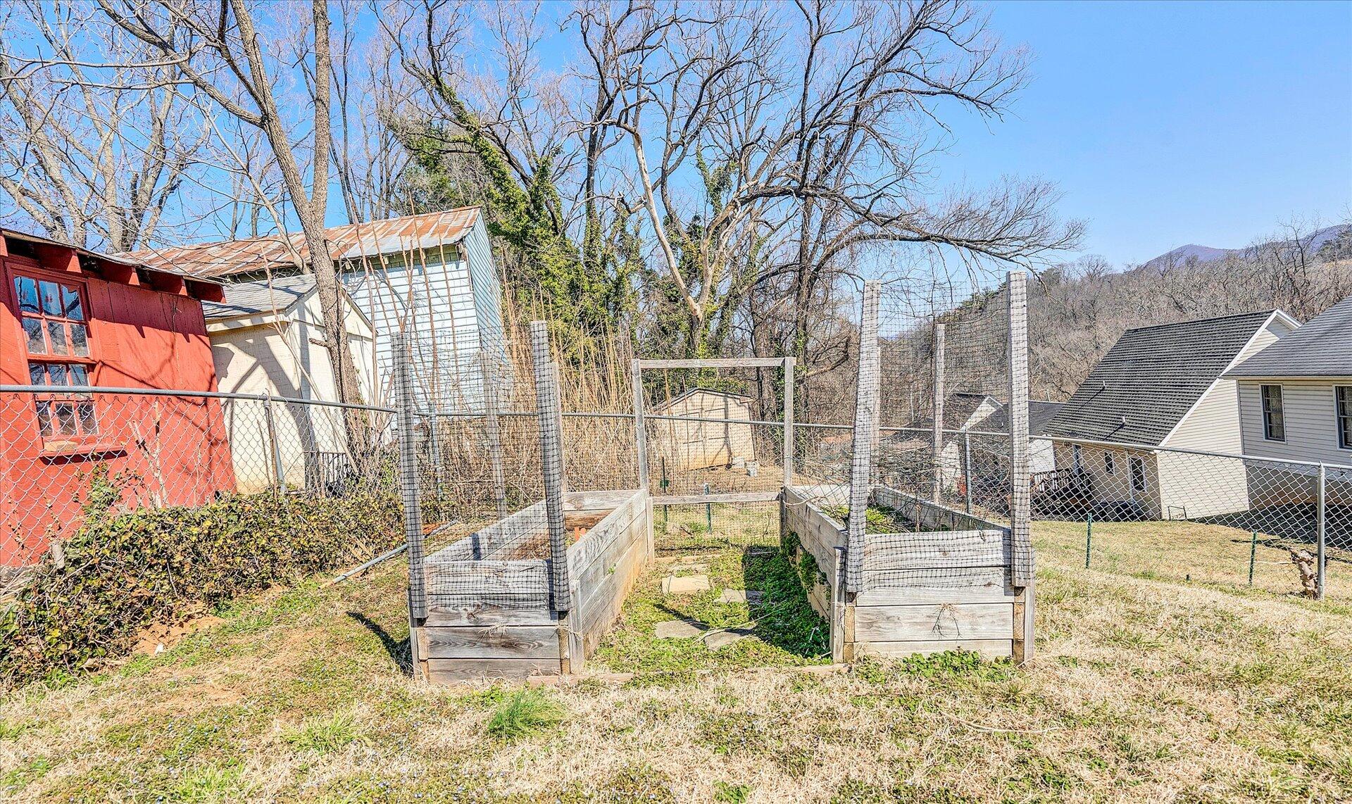 2604 Shull Road Northeast Roanoke, VA 24012 - Photo 20 of 21 20-DSC0195