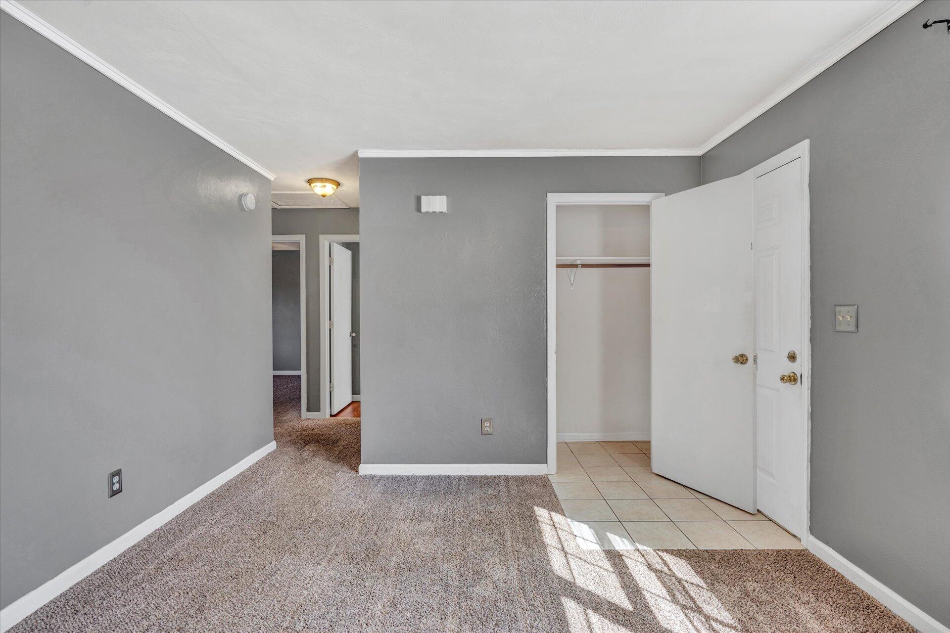 2604 Shull Road Northeast Roanoke, VA 24012 - Photo 5 of 21 05-DSC0207