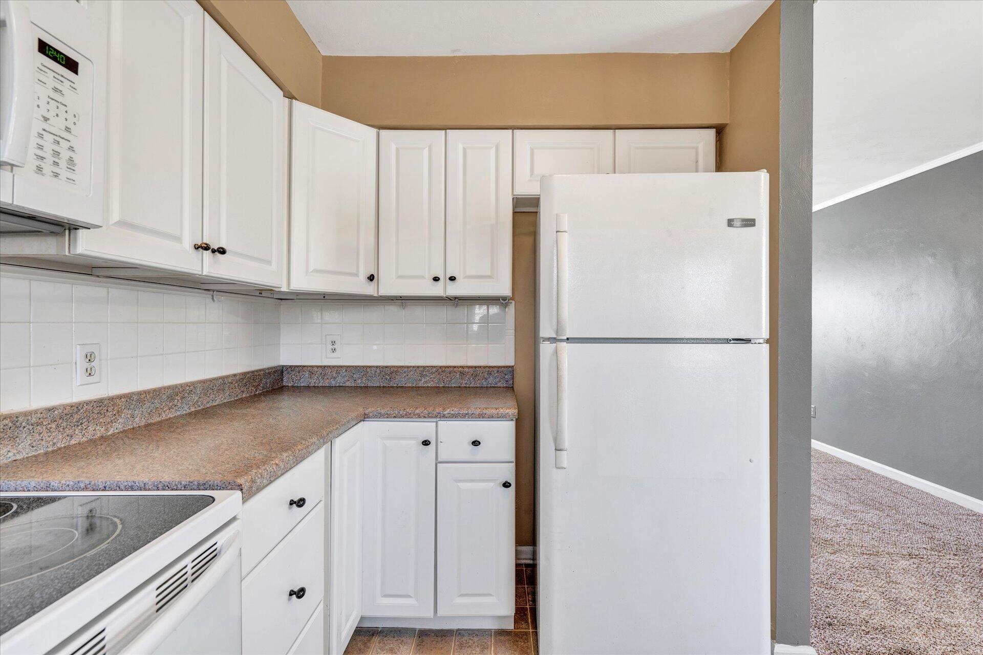 2604 Shull Road Northeast Roanoke, VA 24012 - Photo 8 of 21 08-DSC0219