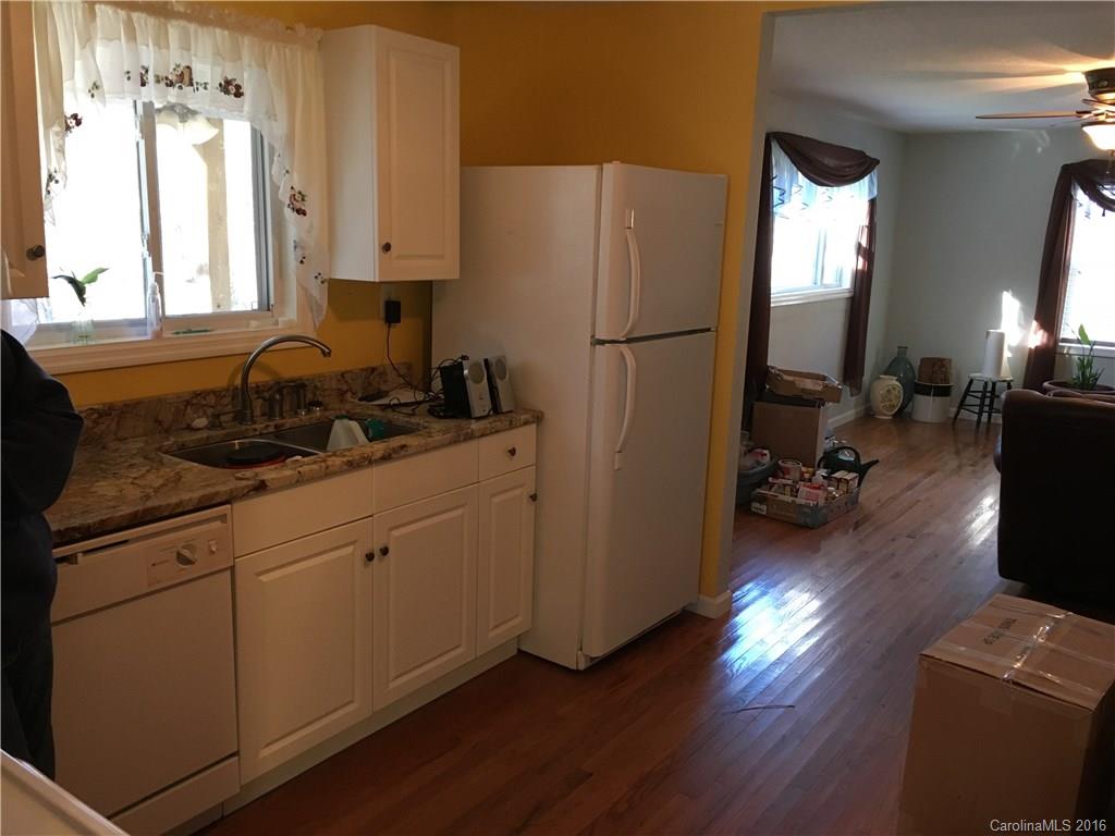 71 Lollis Road Candler, NC 28715 - Photo 4 of 10 Gallery Image 4