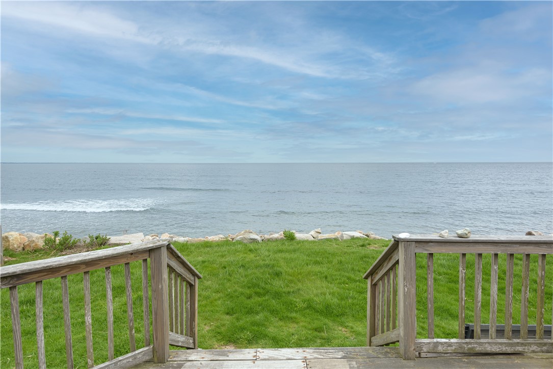 32 Calef Avenue Narragansett, RI 02882 - Photo 4 of 38