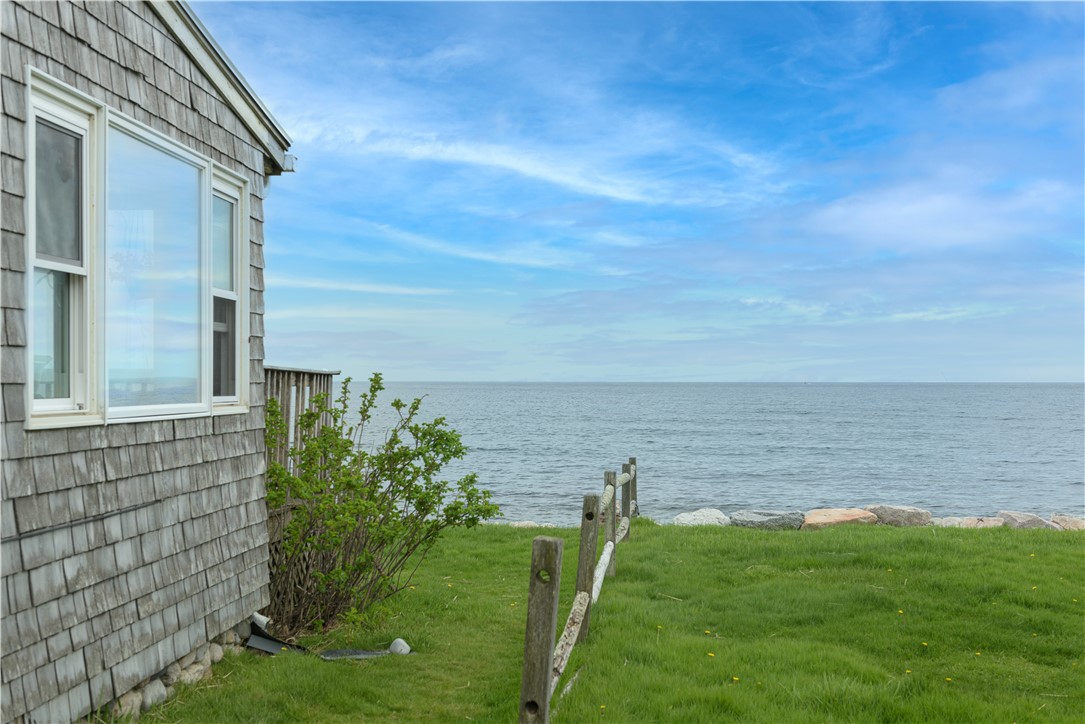 32 Calef Avenue Narragansett, RI 02882 - Photo 10 of 38