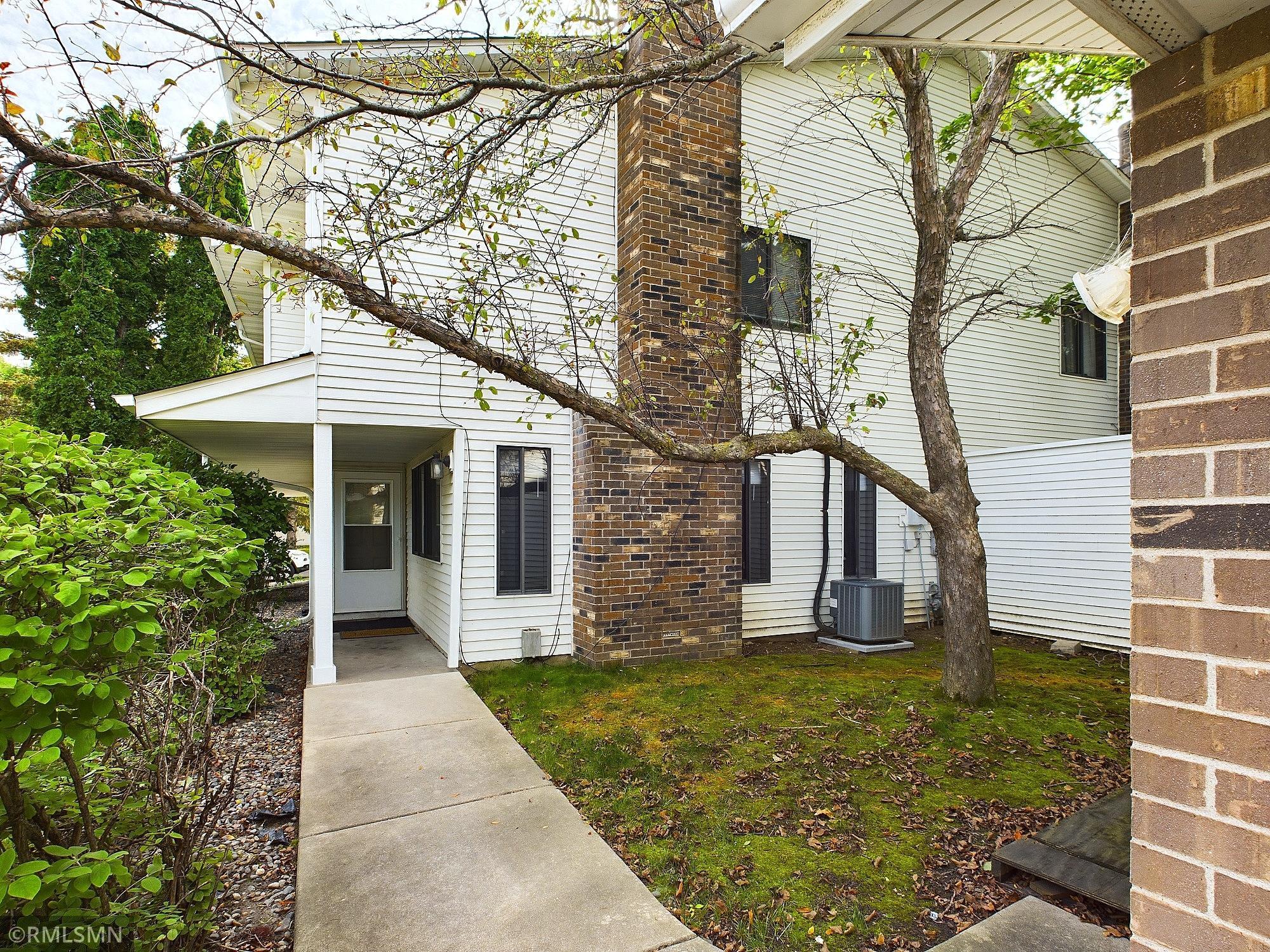 9343 Ranchview Lane North Maple Grove, MN 55369 - Photo 3 of 14