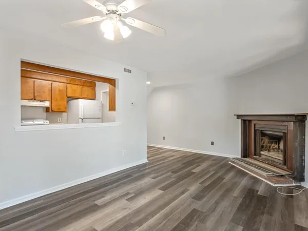 $1,500 | 398 Country Club Boulevard, Unit B3, Summerville, SC 29483