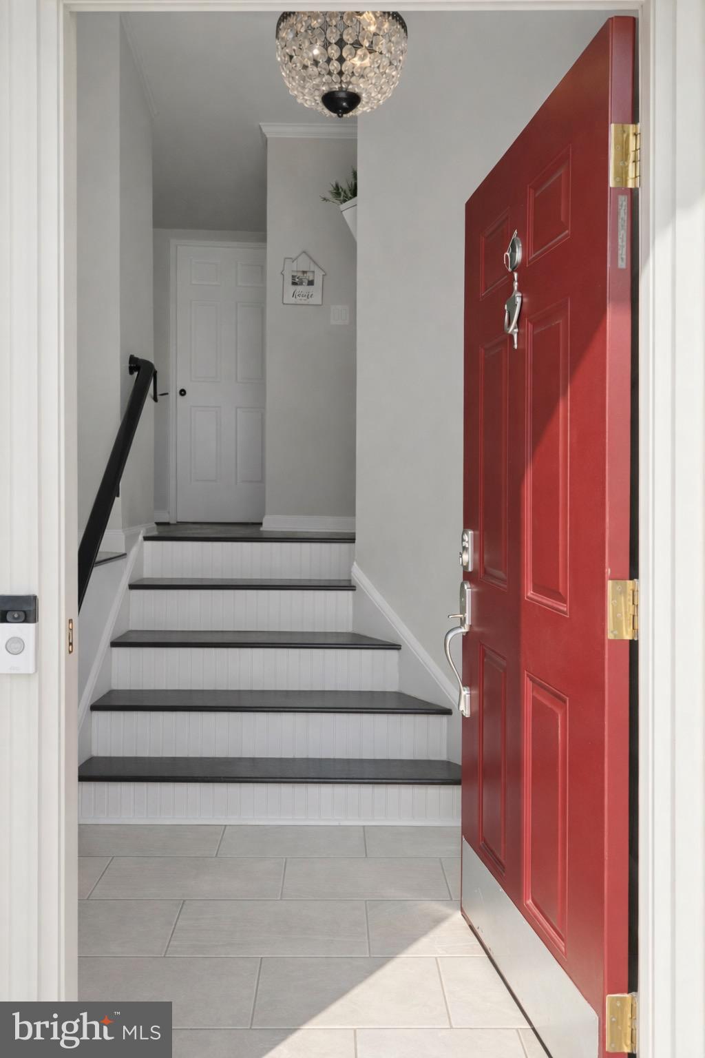 8476 Tackhouse Loop Gainesville, VA 20155 - Photo 2 of 16 a view of entryway