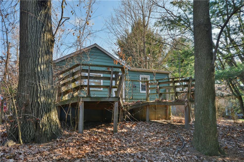 108 Oakwood Road Coraopolis, PA 15108 - Photo 1 of 2