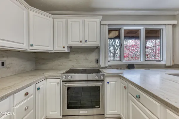 $525,000 | 431 Brentwood Pvt Drive, Blountville, TN 37617