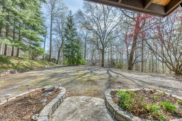 $525,000 | 431 Brentwood Pvt Drive, Blountville, TN 37617