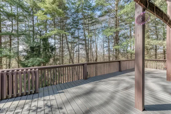 $525,000 | 431 Brentwood Pvt Drive, Blountville, TN 37617