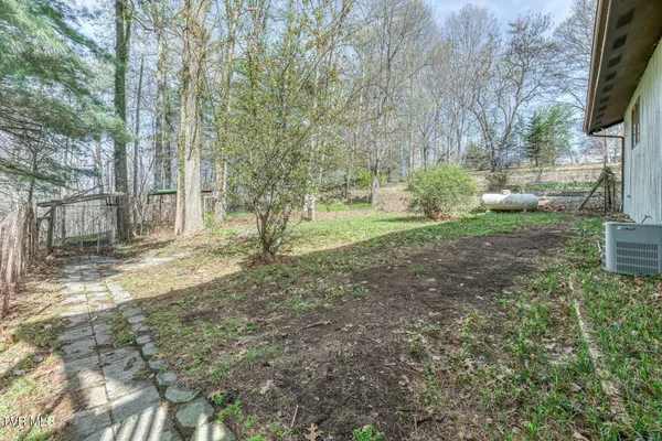 $525,000 | 431 Brentwood Pvt Drive, Blountville, TN 37617