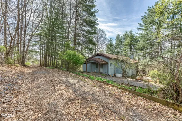 $525,000 | 431 Brentwood Pvt Drive, Blountville, TN 37617