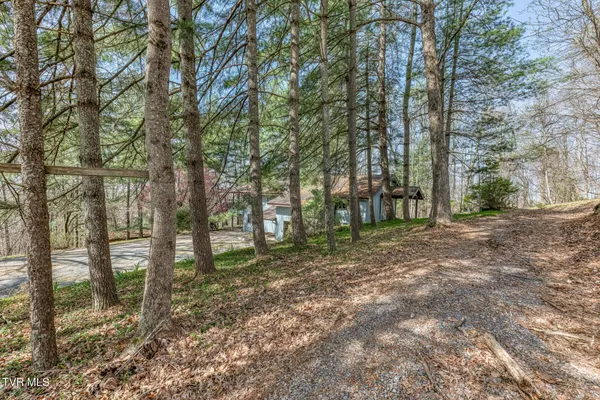 $525,000 | 431 Brentwood Pvt Drive, Blountville, TN 37617