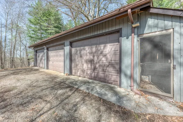 $525,000 | 431 Brentwood Pvt Drive, Blountville, TN 37617