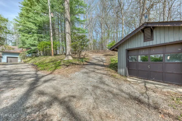 $525,000 | 431 Brentwood Pvt Drive, Blountville, TN 37617