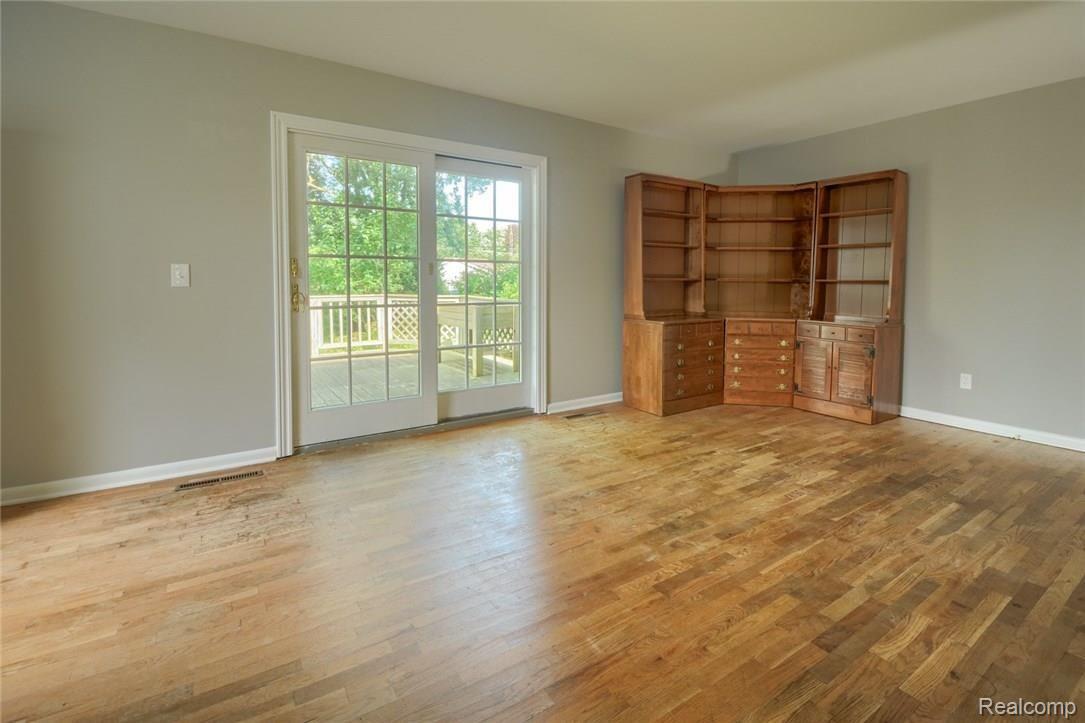4453 Stoney Ridge Road Flint, MI 48507 - Photo 11 of 23 DSC_5252-HDR(3).jpg