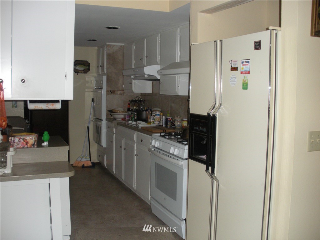 14320 Southeast 144th Street Renton, WA 98059 - Photo 9 of 12 Gallery Image 9