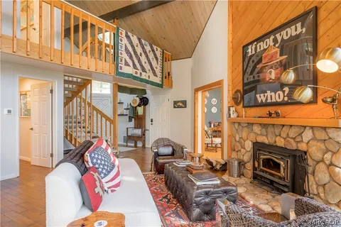 $785,000 | 238 Shasta Drive, Lake Arrowhead, CA 92352