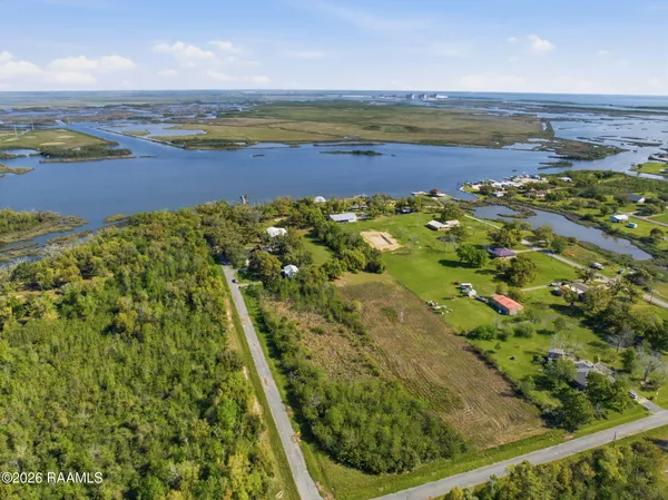 $295,000 | Oak Lane, Hackberry, LA 70645
