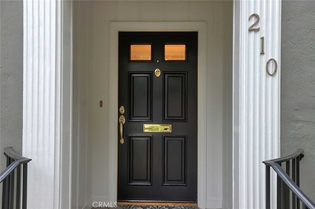 210 Sierra View Road Pasadena, CA 91105 - Photo 4 of 65