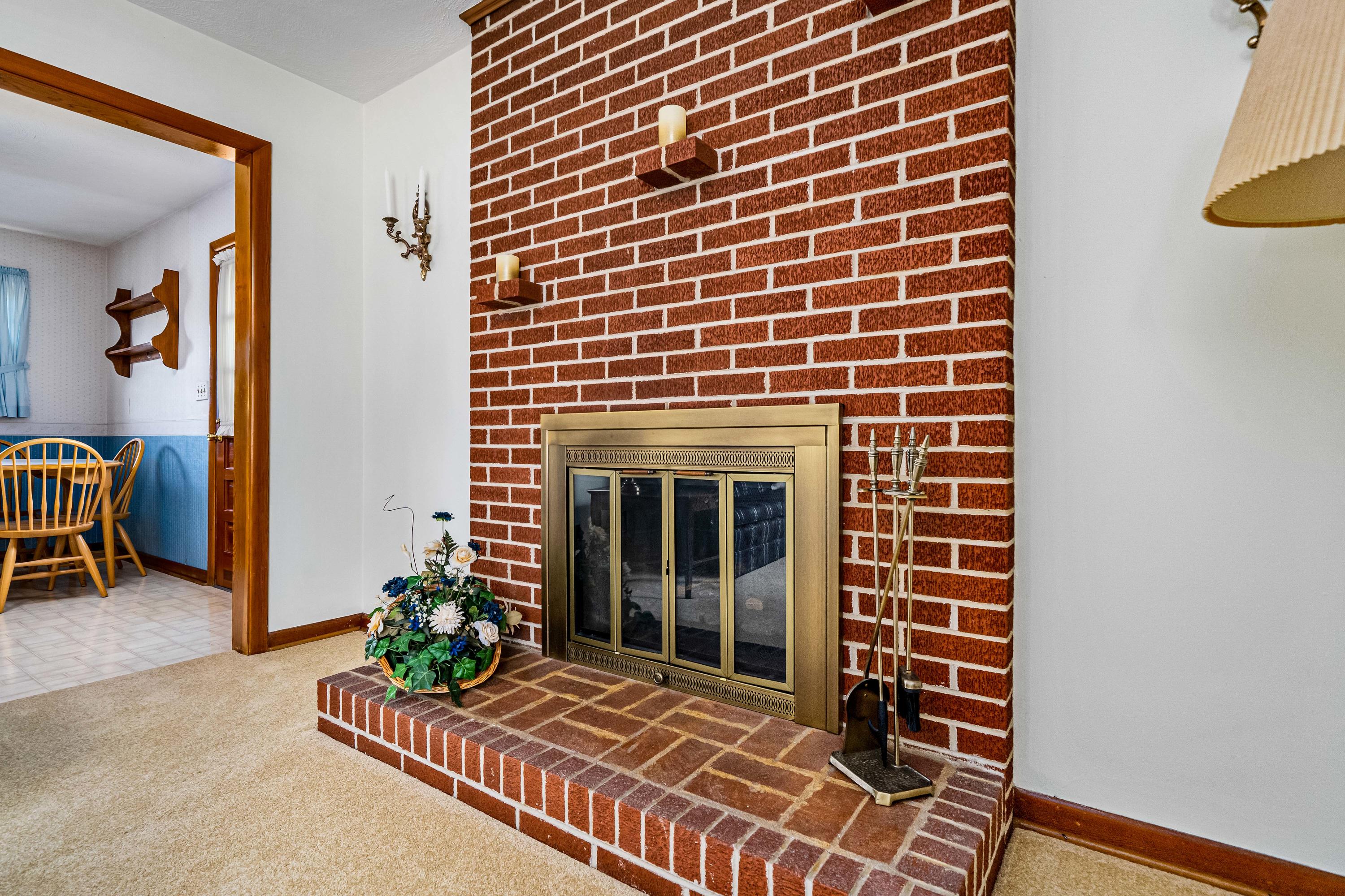 109 Lynfield Road Bristol, TN 37620 - Photo 8 of 28 109 Lynfield Road (24 of 42)