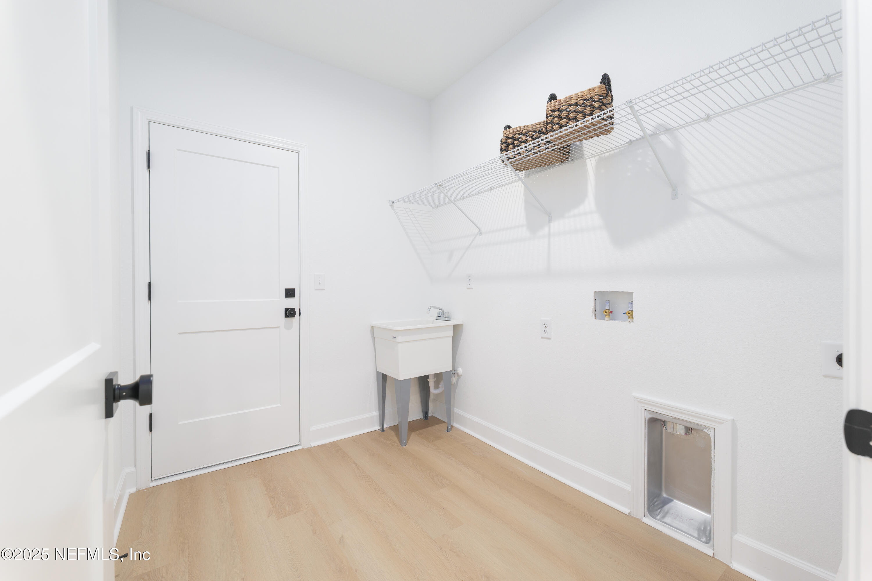 5729 Chippewa Avenue Keystone Heights, FL 32656 - Photo 15 of 20 a bathroom with a bathtub and a shower