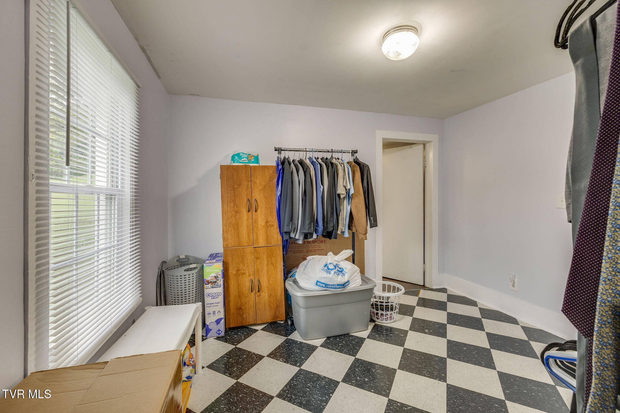 2108 State Line Road Elizabethton, TN 37643 - Photo 18 of 38 017