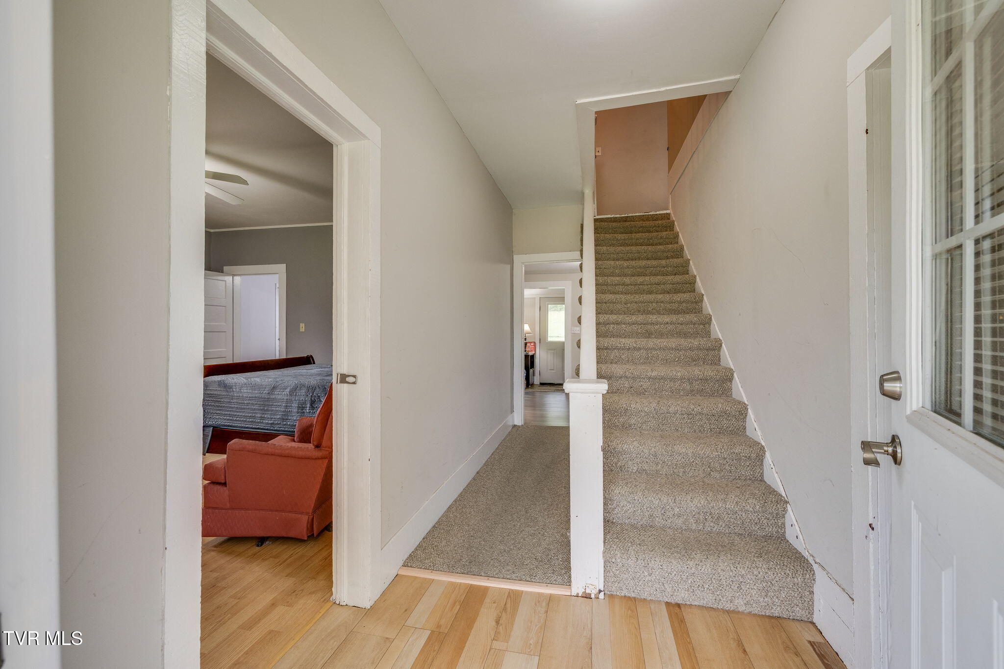 2108 State Line Road Elizabethton, TN 37643 - Photo 5 of 38 004