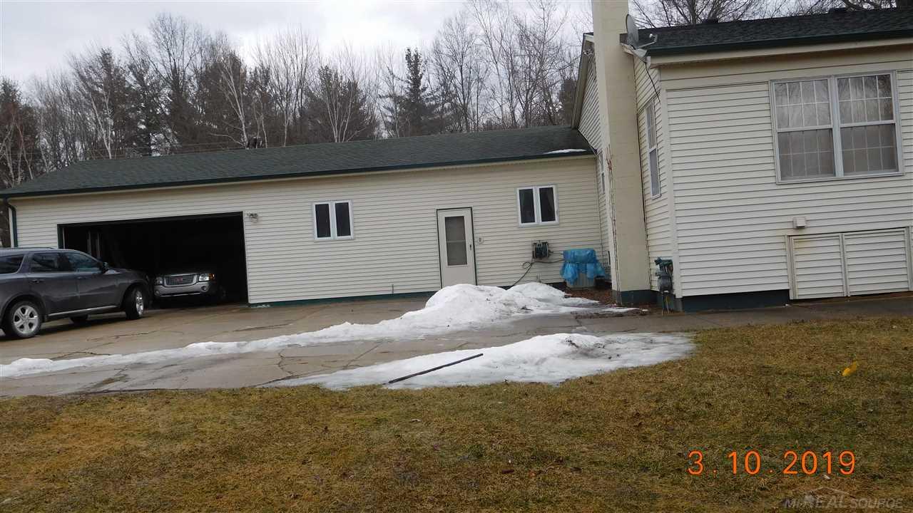 7247 Big Hand Road St. Clair, MI 48079 - Photo 2 of 28 31373398-1.JPG