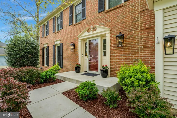 $1,075,000 | 10719 Oakenshaw Court, Burke, VA 22015