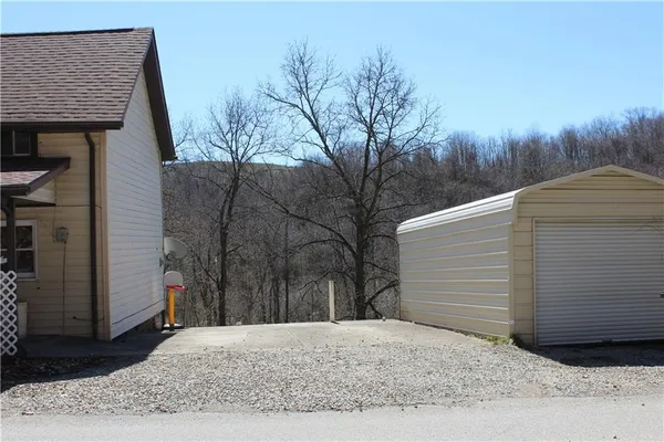 $124,900 | 283 Duck Hollow Road, Uniontown, PA 15401
